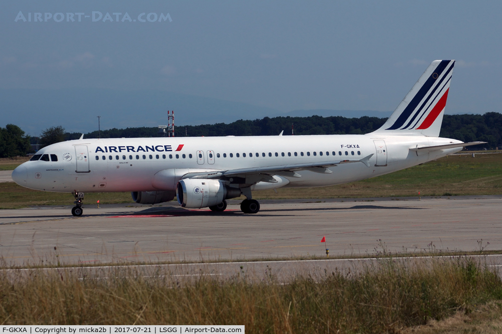 F-GKXA, 1991 Airbus A320-211 C/N 287, Taxiing. Scrapped in november 2017