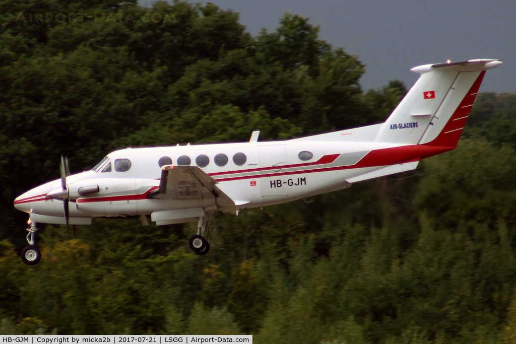 HB-GJM, 1977 Beech 200 Super King Air C/N BB-255, Landing