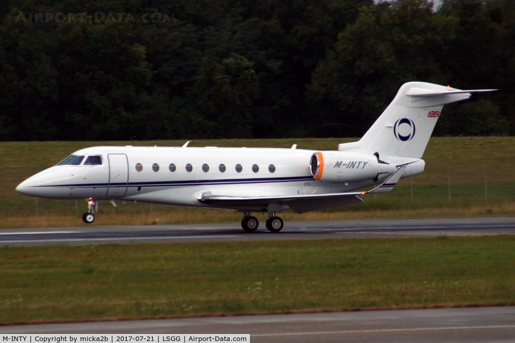 M-INTY, 2015 IAI Gulfstream G280 C/N 2086, Landing