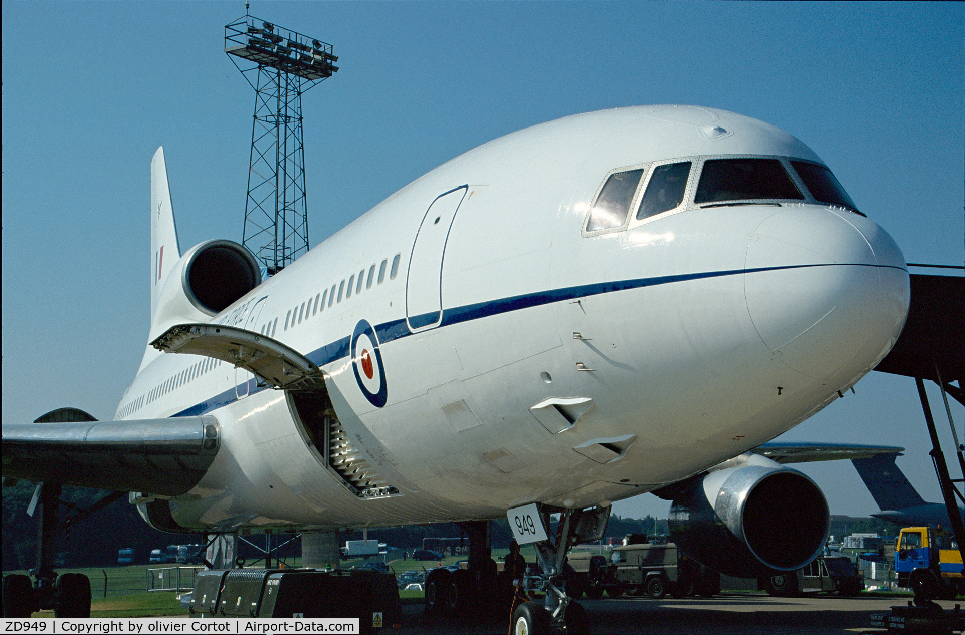 ZD949, 1979 Lockheed L-1011-500 K1 TriStar C/N 1159, RIAT 2001