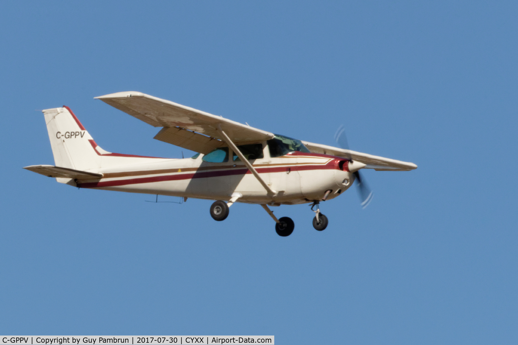 C-GPPV, 1981 Cessna 172P C/N 17274737, Landing