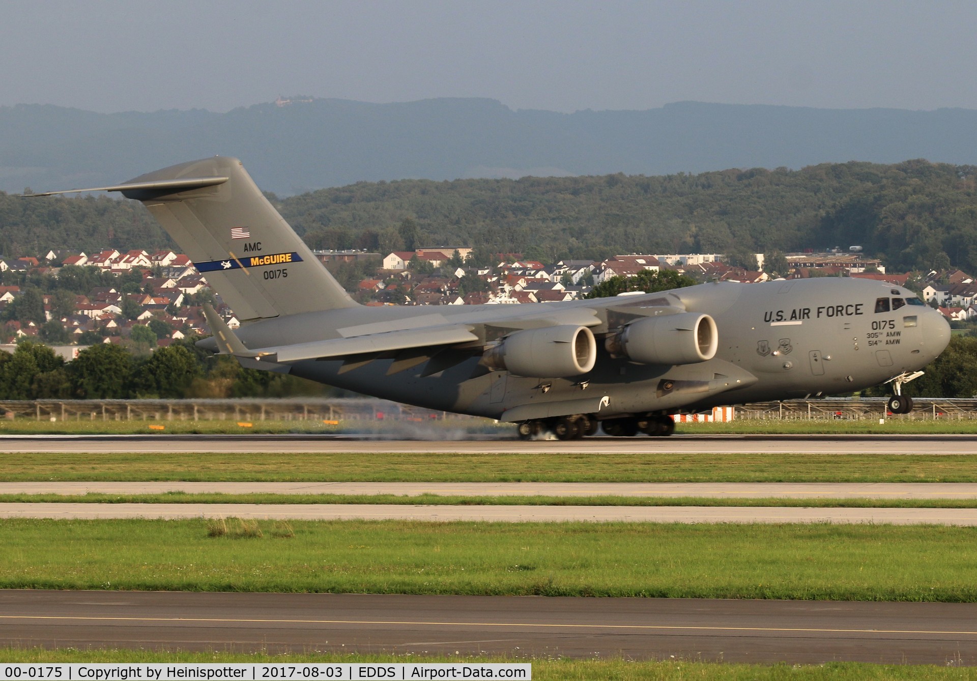 00-0175, 2000 Boeing C-17A Globemaster III C/N P-75, 00-0175 at Stuttgart Airport.