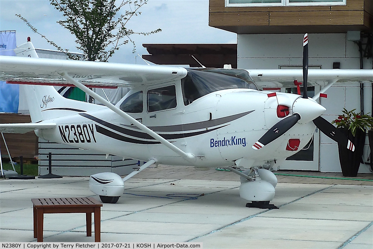 N2380Y, 1999 Cessna 182S Skylane C/N 18280465, At 2017 EAA AirVenture at Oshkosh