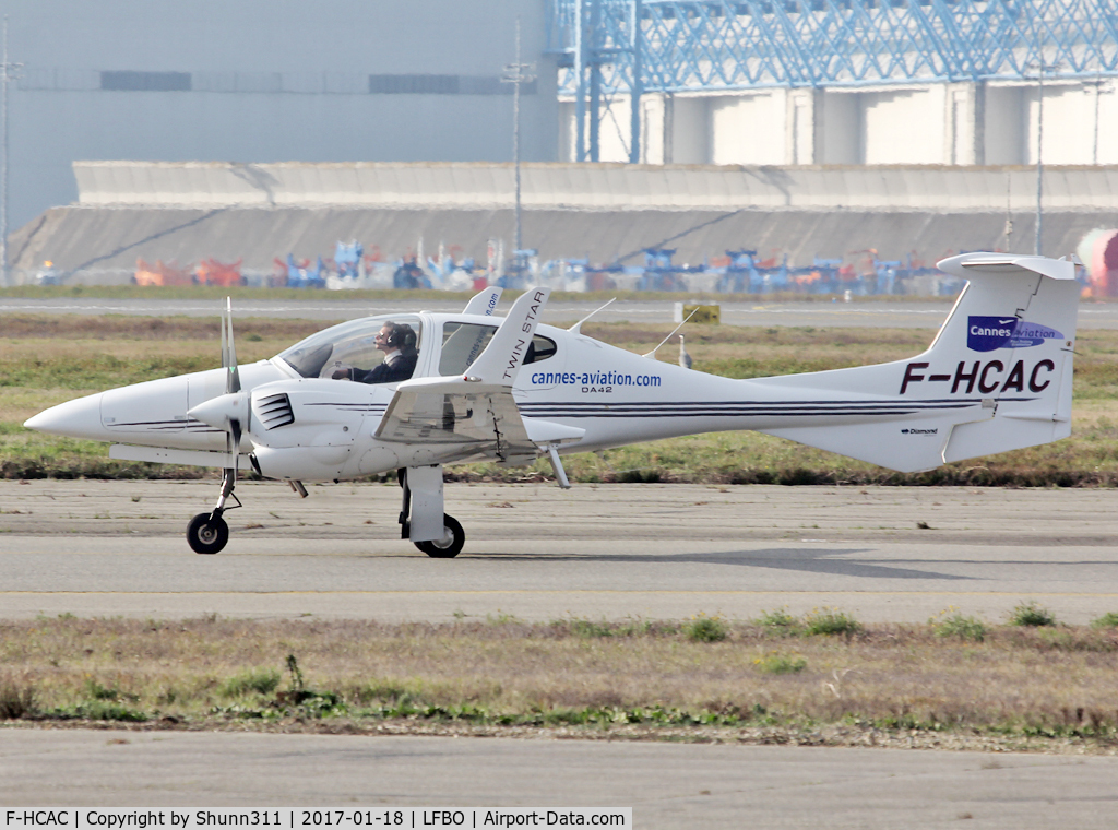 F-HCAC, Diamond DA-42 Twin Star C/N 42.261, Taxiing holding point rwy 32R for departure