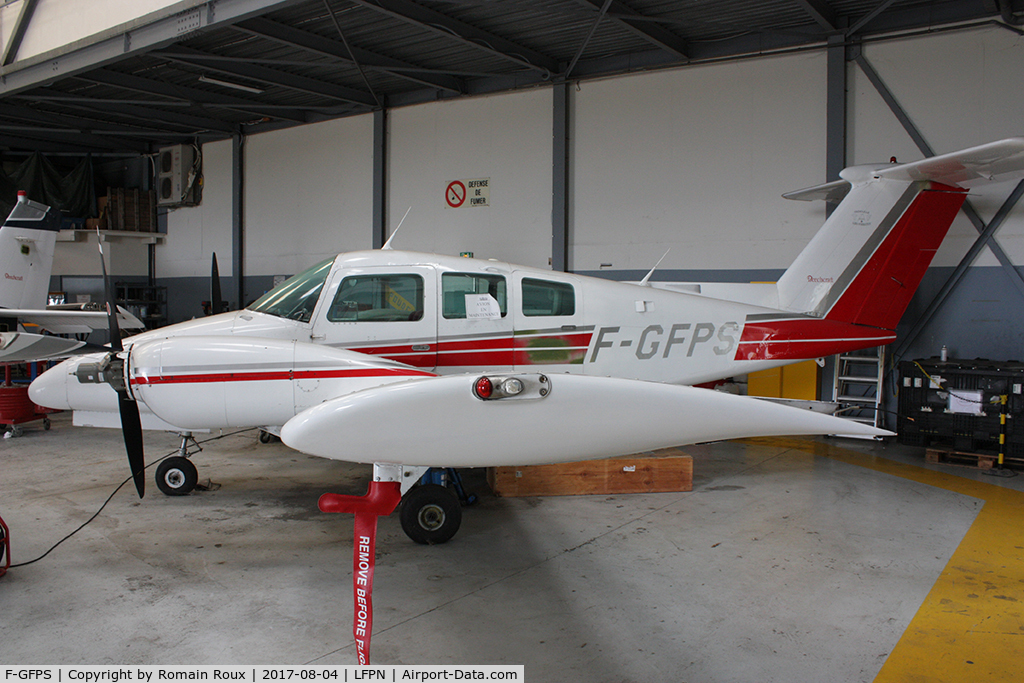 F-GFPS, Beech 76 Duchess C/N ME 209, Parked