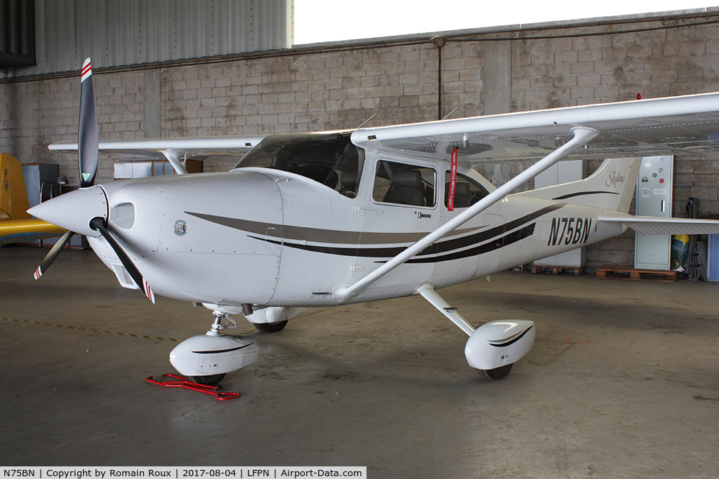 N75BN, Cessna 182S Skylane C/N 18280909, Parked