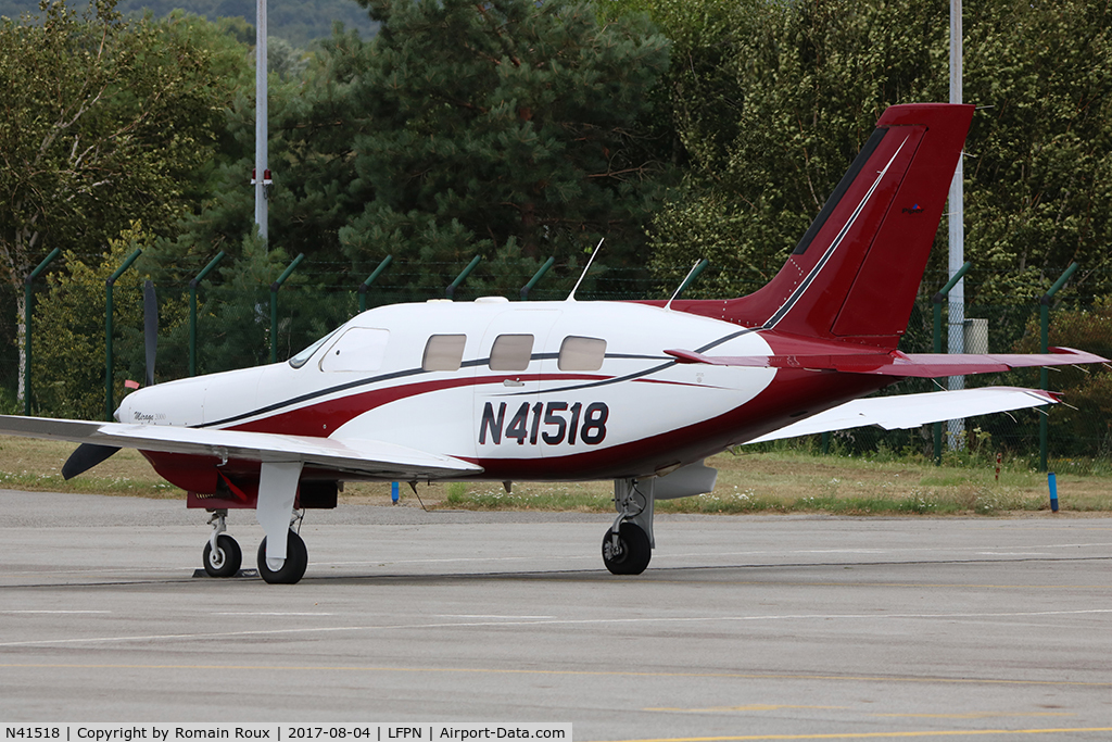 N41518, 2000 Piper PA-46-350P Malibu Mirage C/N 46-36302, Parked