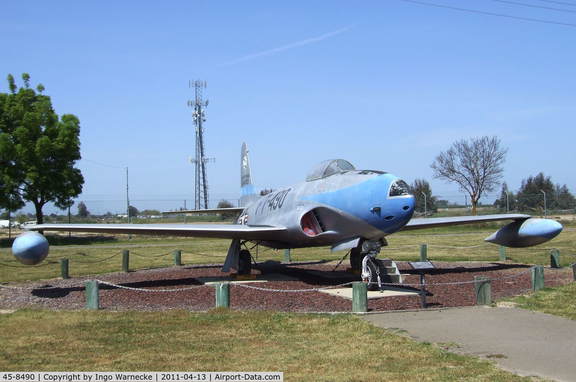 45-8490, 1945 Lockheed P-80B-1-LO Shooting Star C/N 080-1704, Lockheed P-80B-1-LO Shooting Star at the Castle Air Museum, Atwater CA