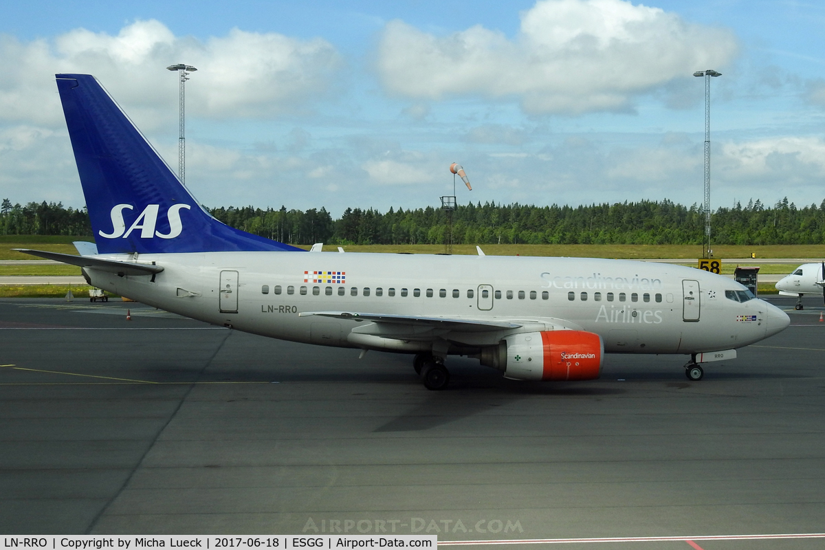 LN-RRO, 1998 Boeing 737-683 C/N 28288, At Gothenburg