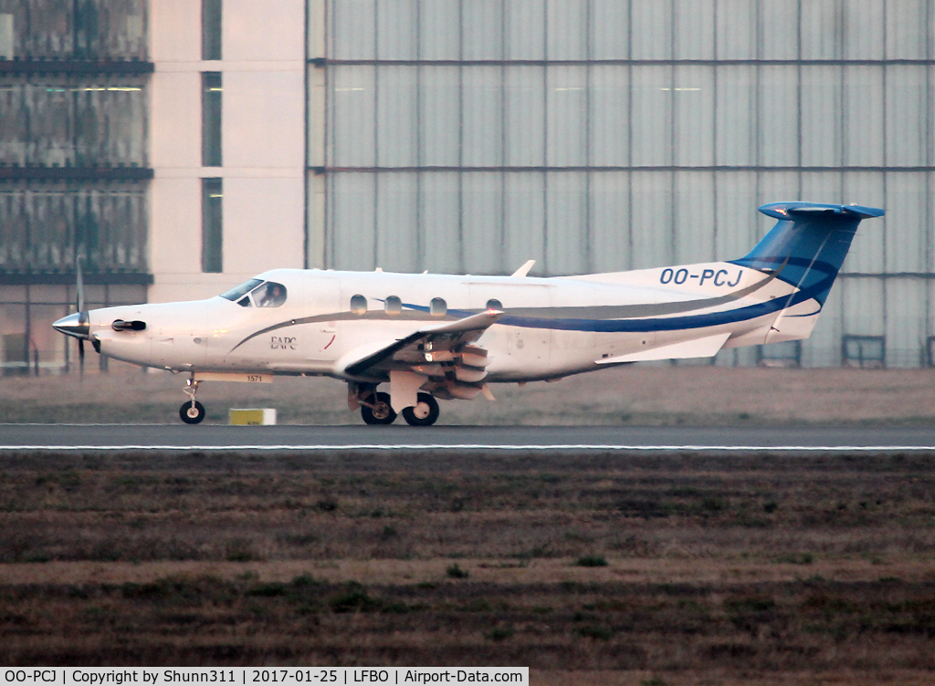 OO-PCJ, 2015 Pilatus PC-12/47E C/N 1571, Ready for take off from rwy 32R