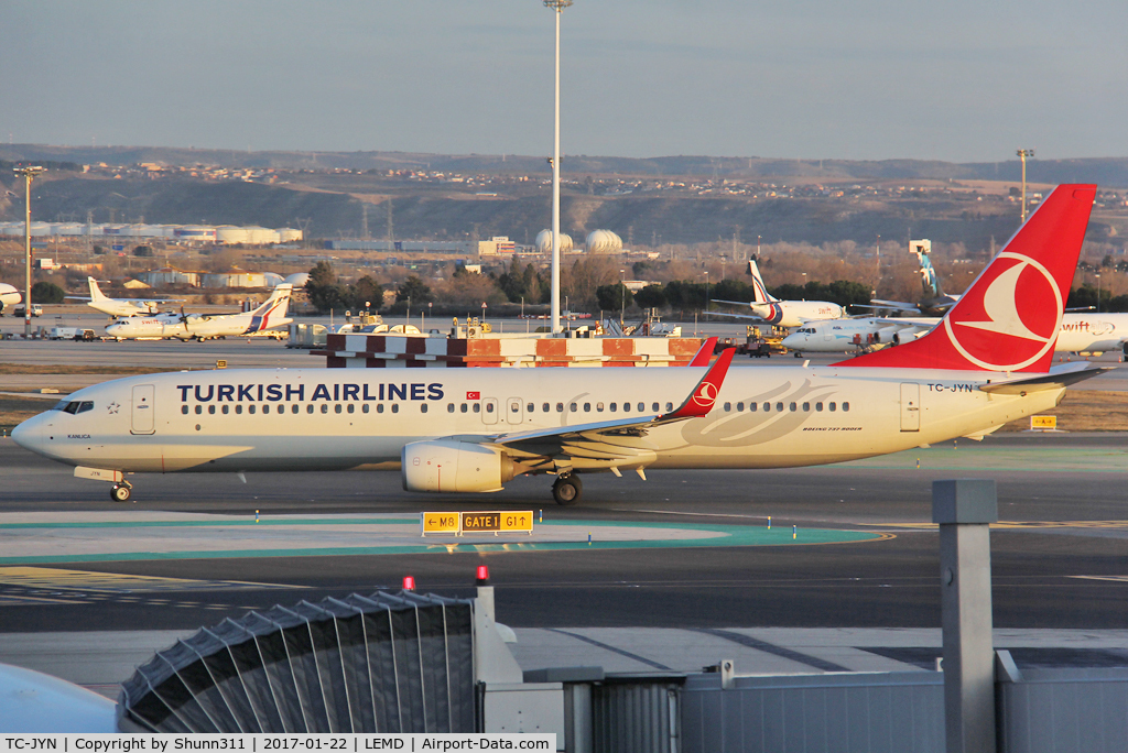 TC-JYN, 2015 Boeing 737-9F2/ER C/N 42012, Taxiing for departure...