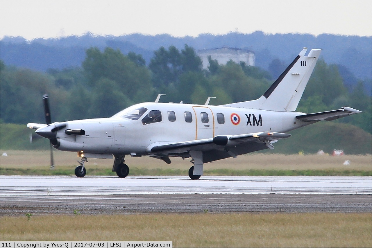 111, Socata TBM-700A C/N 111, Socata TBM-700A, Landing rwy 29, St Dizier-Robinson Air Base 113 (LFSI)