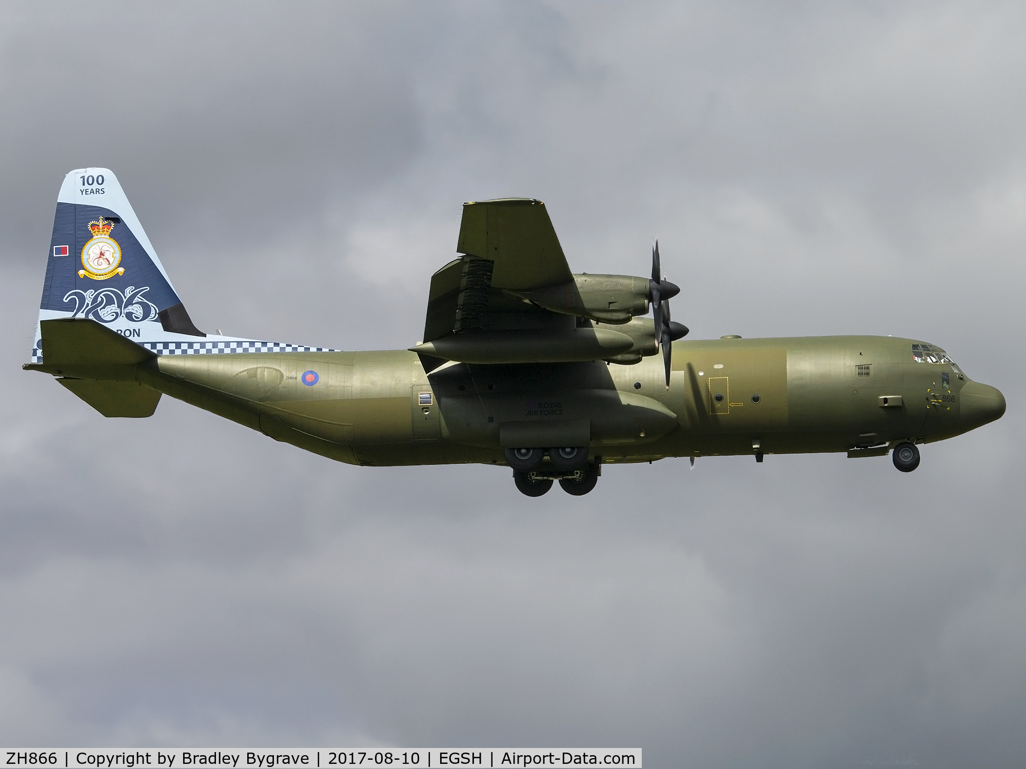 ZH866, 1996 Lockheed Martin C-130J-30 Hercules C.4 C/N 382-5414, Special Tail on approach in some sun!