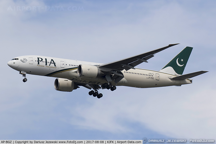 AP-BGZ, 2005 Boeing 777-240/LR C/N 33782, Boeing 777-240/LR - Pakistan International Airlines - PIA  C/N 33782, AP-BGZ