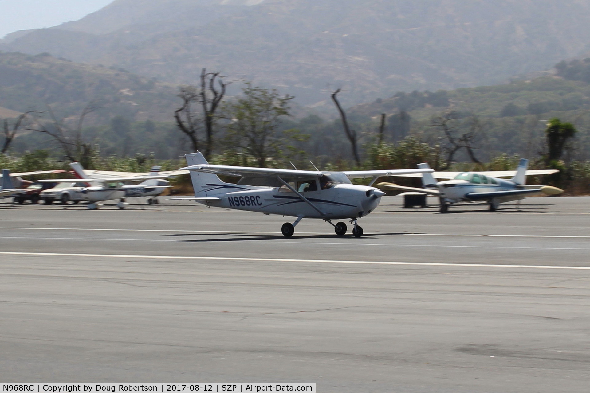 N968RC, 1984 Cessna 172P C/N 17276126, 1984 Cessna 172P SKYHAWK, Lycoming IO-360-D2J 160 Hp, landing roll Rwy 22