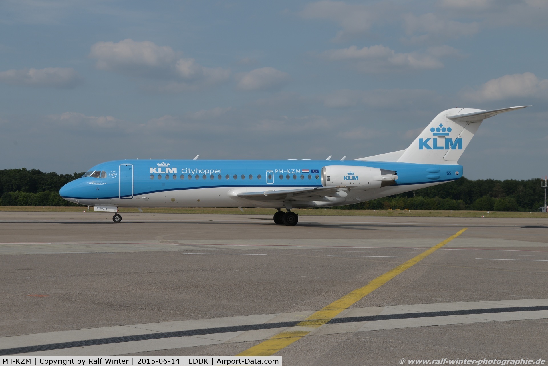 PH-KZM, 1995 Fokker 70 (F-28-0070) C/N 11561, Fokker F70 F28-0070 - WA KLC KLM CityHopper - 11561 - PH-KZM - 14.06.2015 - CGN