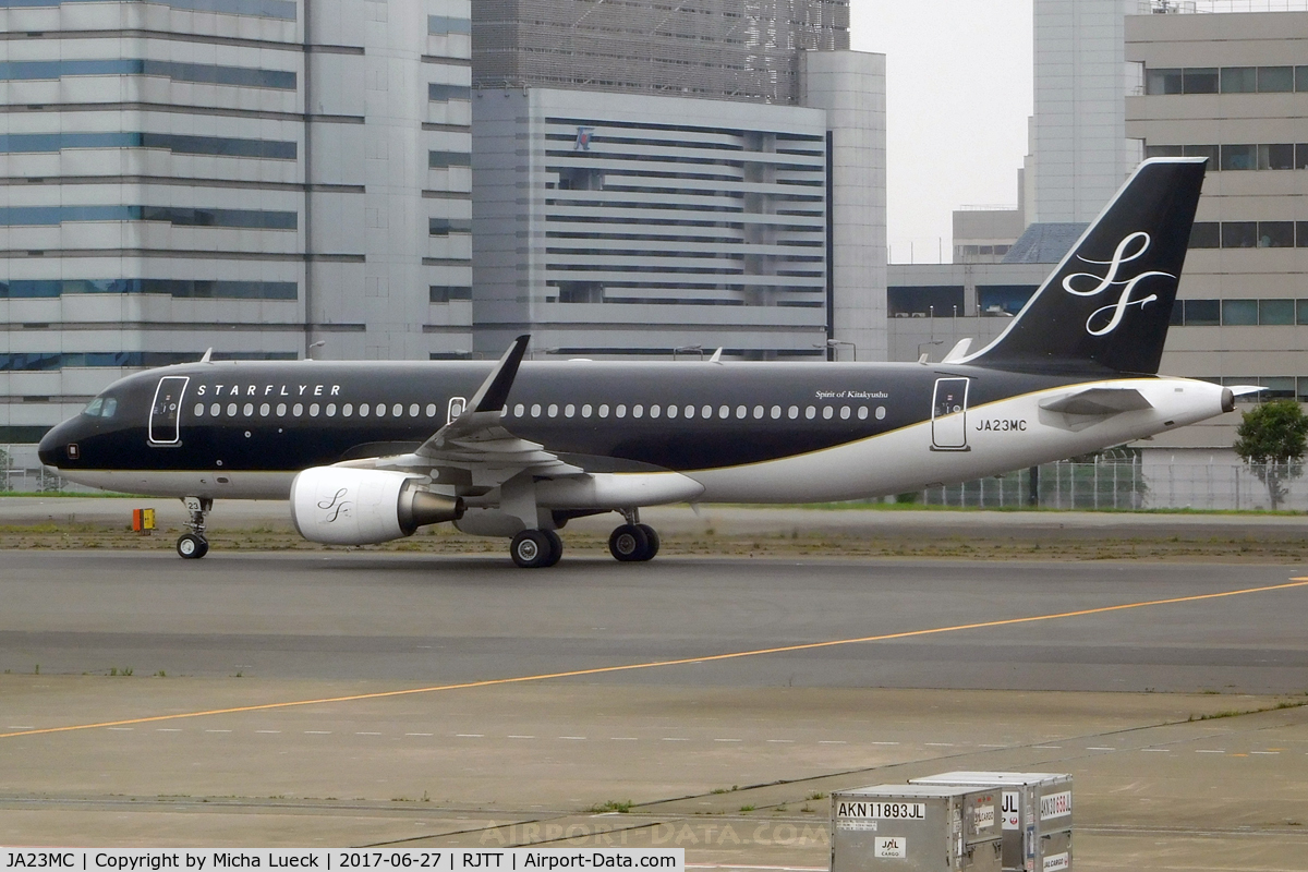 JA23MC, 2013 Airbus A320-214 C/N 5931, At Haneda
