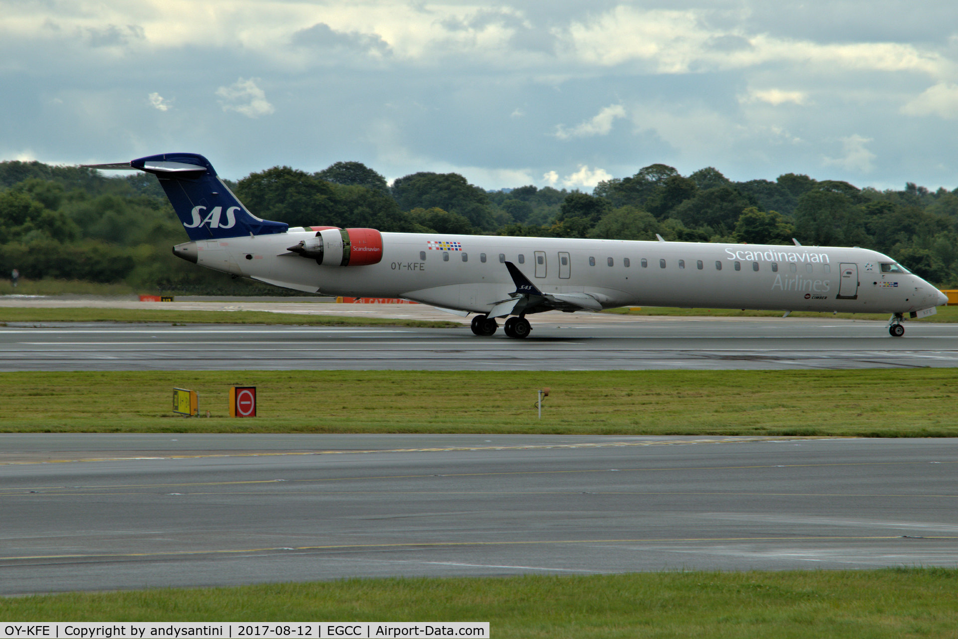 OY-KFE, 2009 Bombardier CRJ-900ER (CL-600-2D24) C/N 15224, just landed on runway 23R