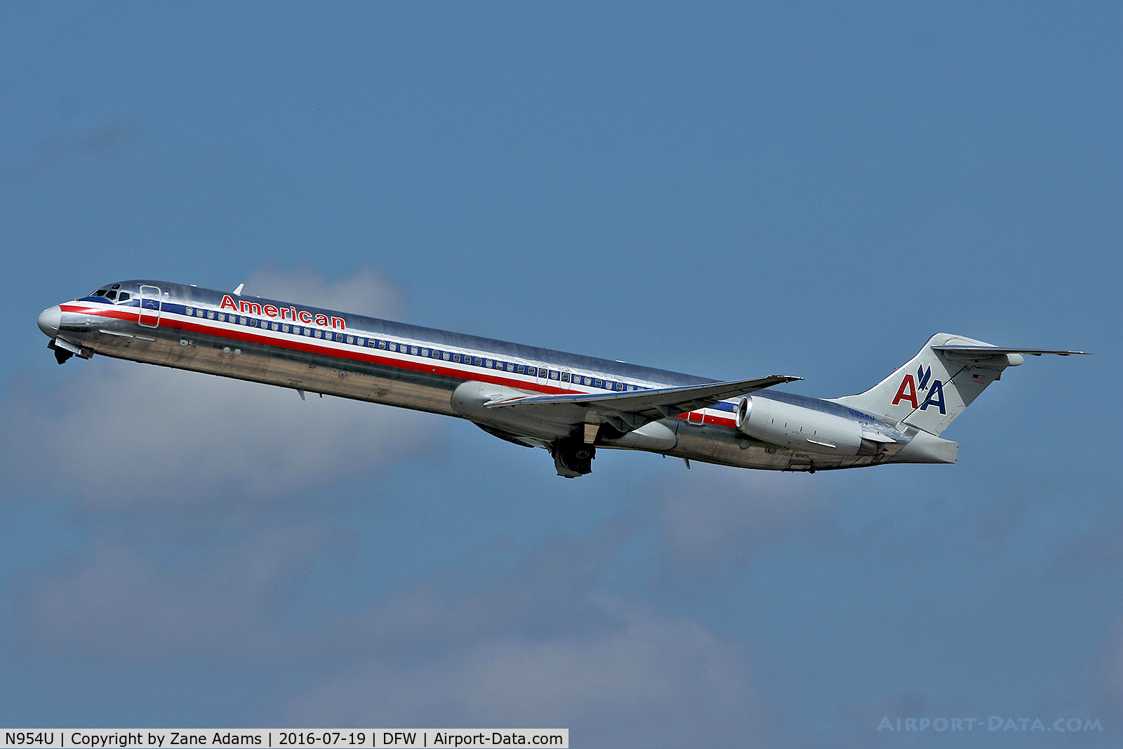 N954U, 1987 McDonnell Douglas MD-82 (DC-9-82) C/N 49426, Departing DFW Airport