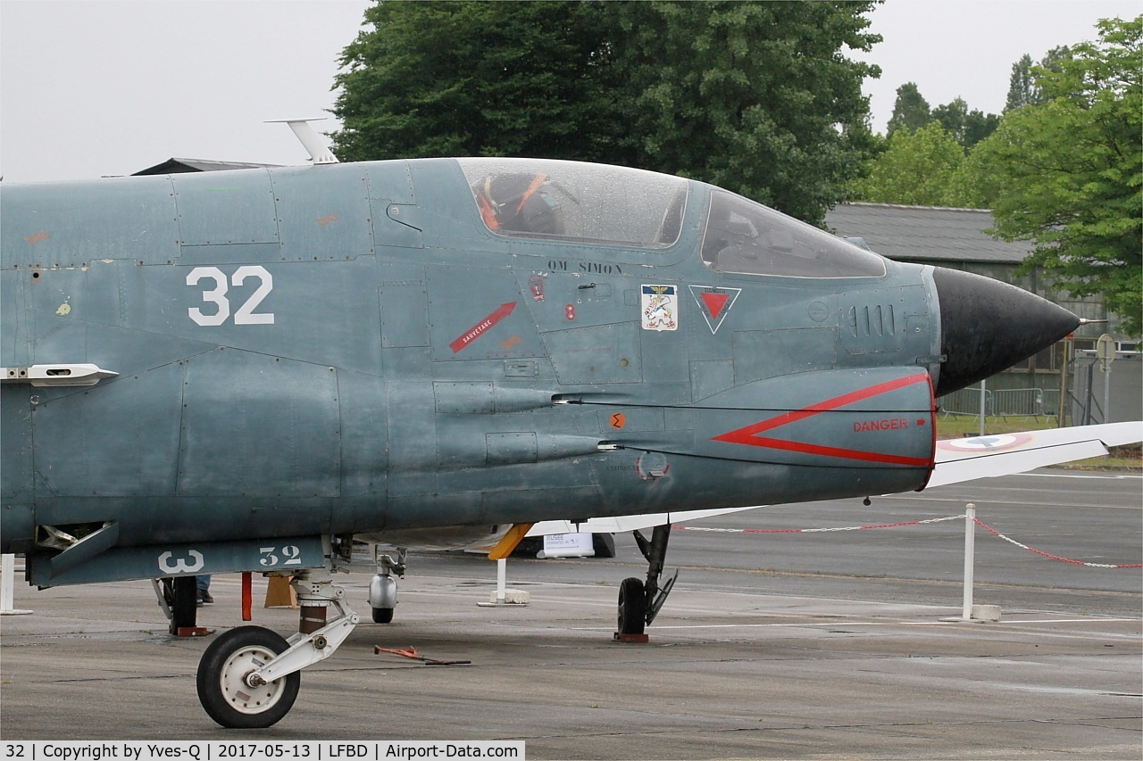 32, Vought F-8E(FN) Crusader C/N 1249, Vought F-8E(FN) Crusader, Preserved  at C.A.E.A museum, Bordeaux-Merignac Air base 106 (LFBD-BOD)