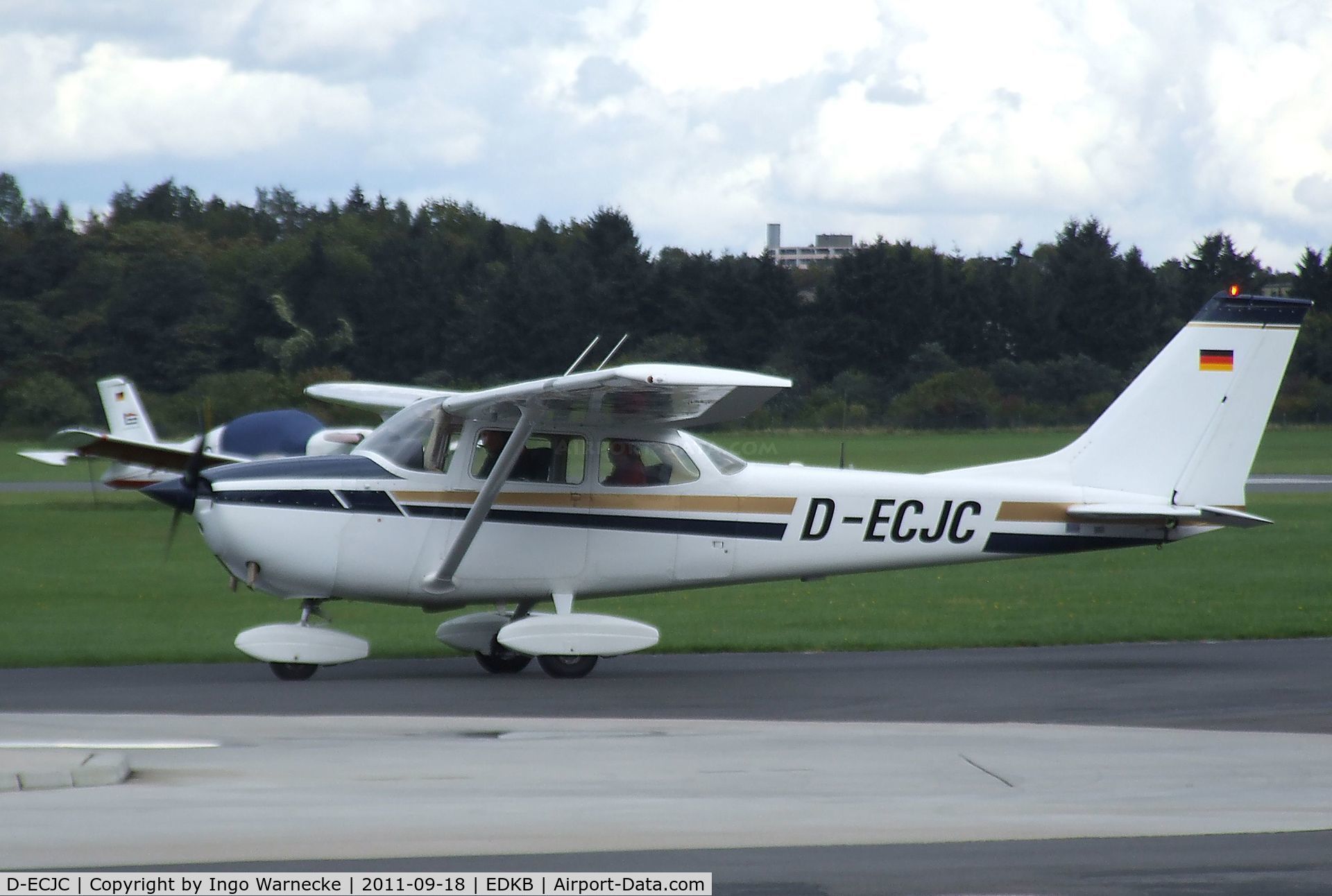 D-ECJC, 1970 Reims F172H Skyhawk C/N 0734, Cessna (Reims) F172H at Bonn-Hangelar airfield
