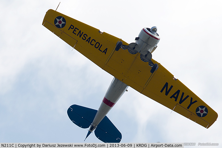 N211C, 1947 Stinson 108-1 Voyager C/N 108-1965, North American SNJ-6  C/N 121-42318 - Kevin Russo, N211C