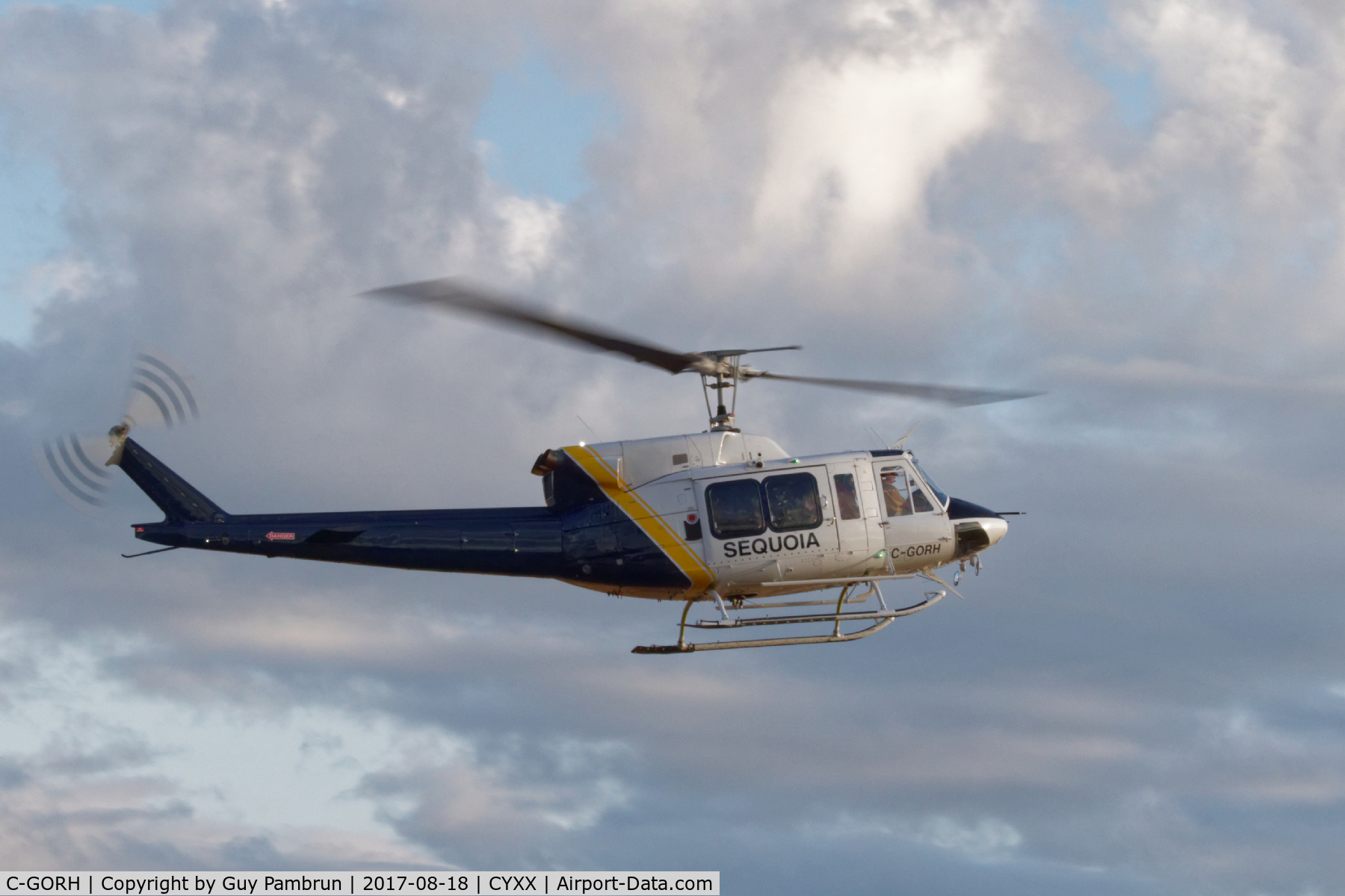 C-GORH, 1998 Bell 212 C/N 35103, Landing