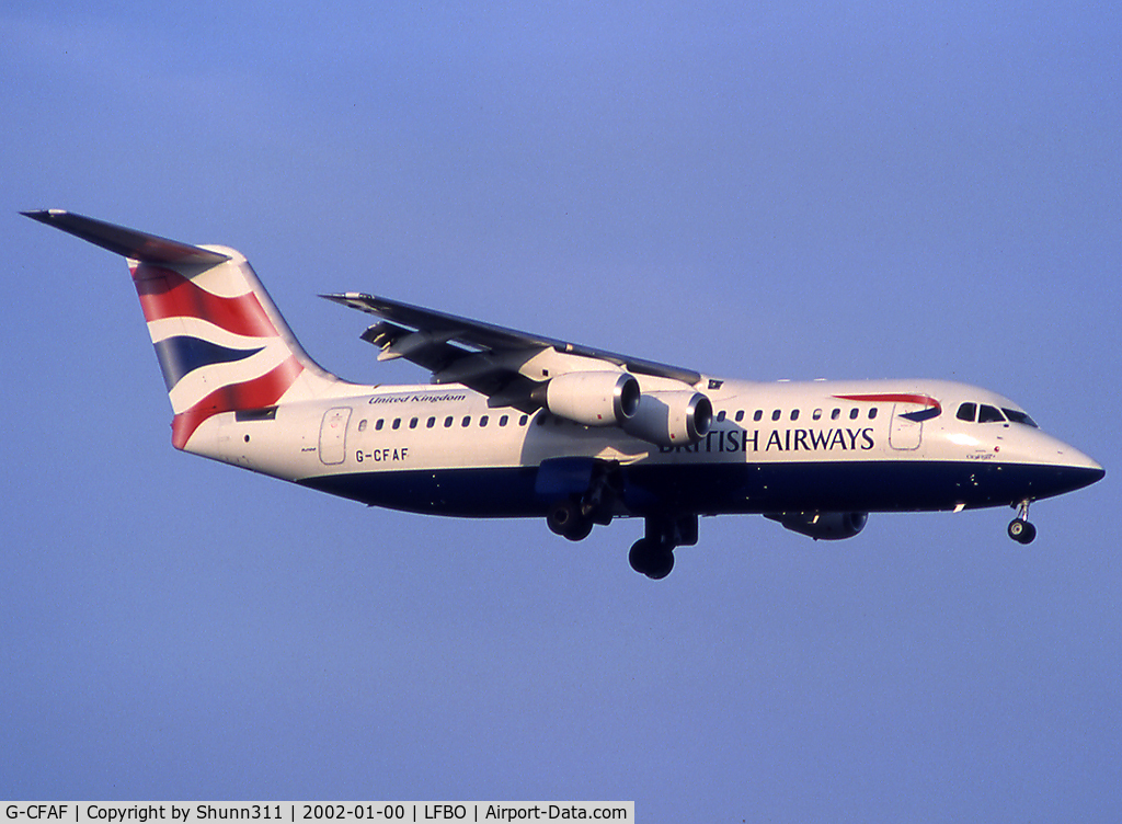 G-CFAF, 2001 British Aerospace Avro 146-RJ100 C/N E3382, Landing rwy 14R