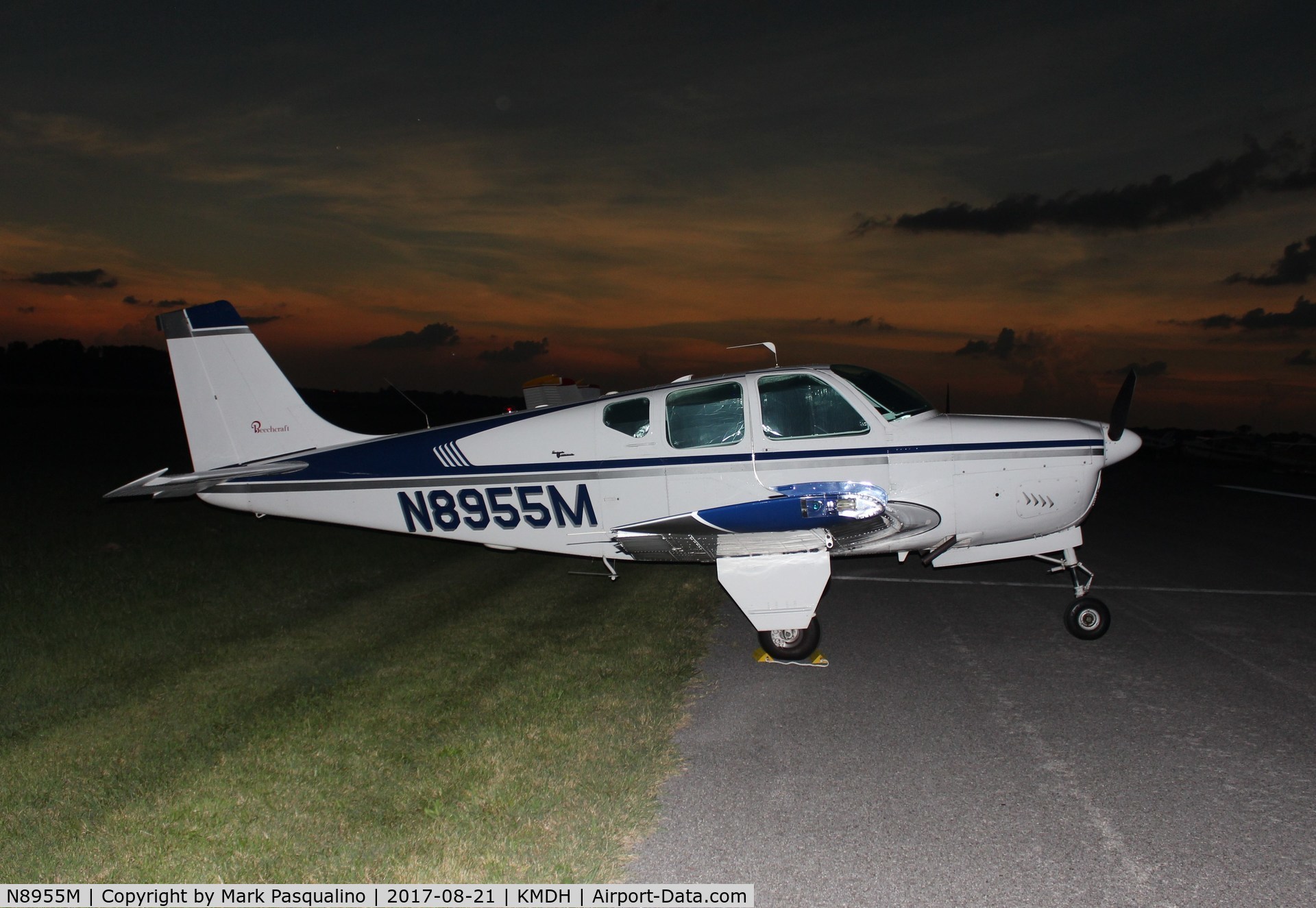 N8955M, 1963 Beech 35-B33 Debonair C/N CD-713, Beech B33 taken during the solar eclispe of of the Sun at Carbondale.