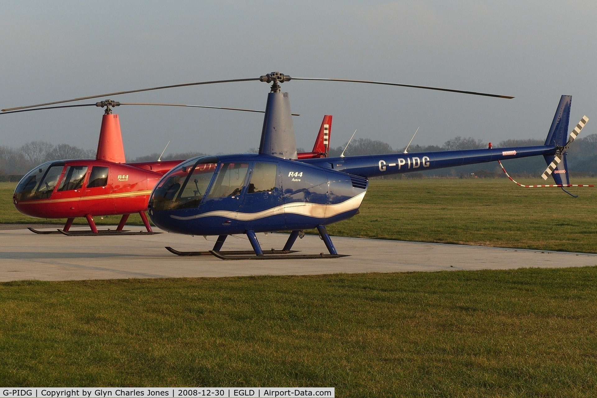 G-PIDG, 1999 Robinson R44 Astro C/N 0678, Privately owned.
