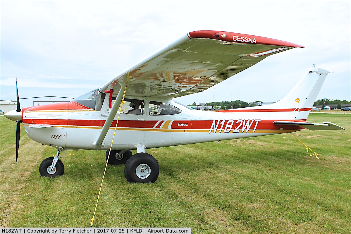 N182WT, 1977 Cessna 182Q Skylane C/N 18265725, At Fond du Lac County Airport