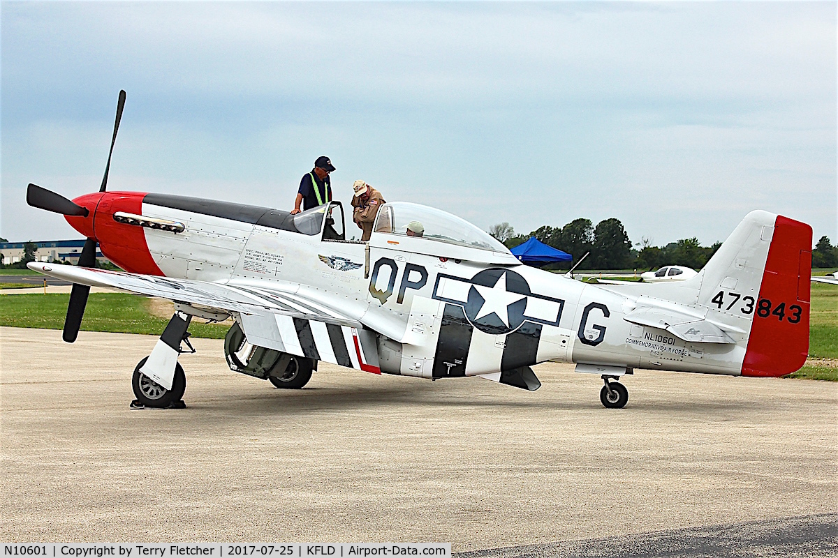 N10601, 1944 North American P-51D Mustang C/N 122-40383, Giving pleasure rides at Fond du Lac County Airport