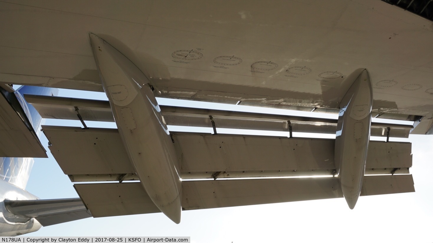 N178UA, 1990 Boeing 747-422 C/N 24385, Outboard flaps. SFO 2017.