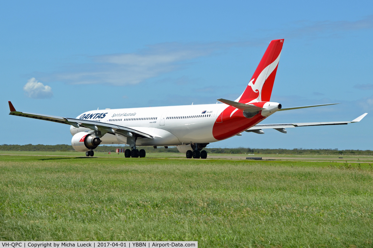VH-QPC, 2003 Airbus A330-303 C/N 564, At Brisbane