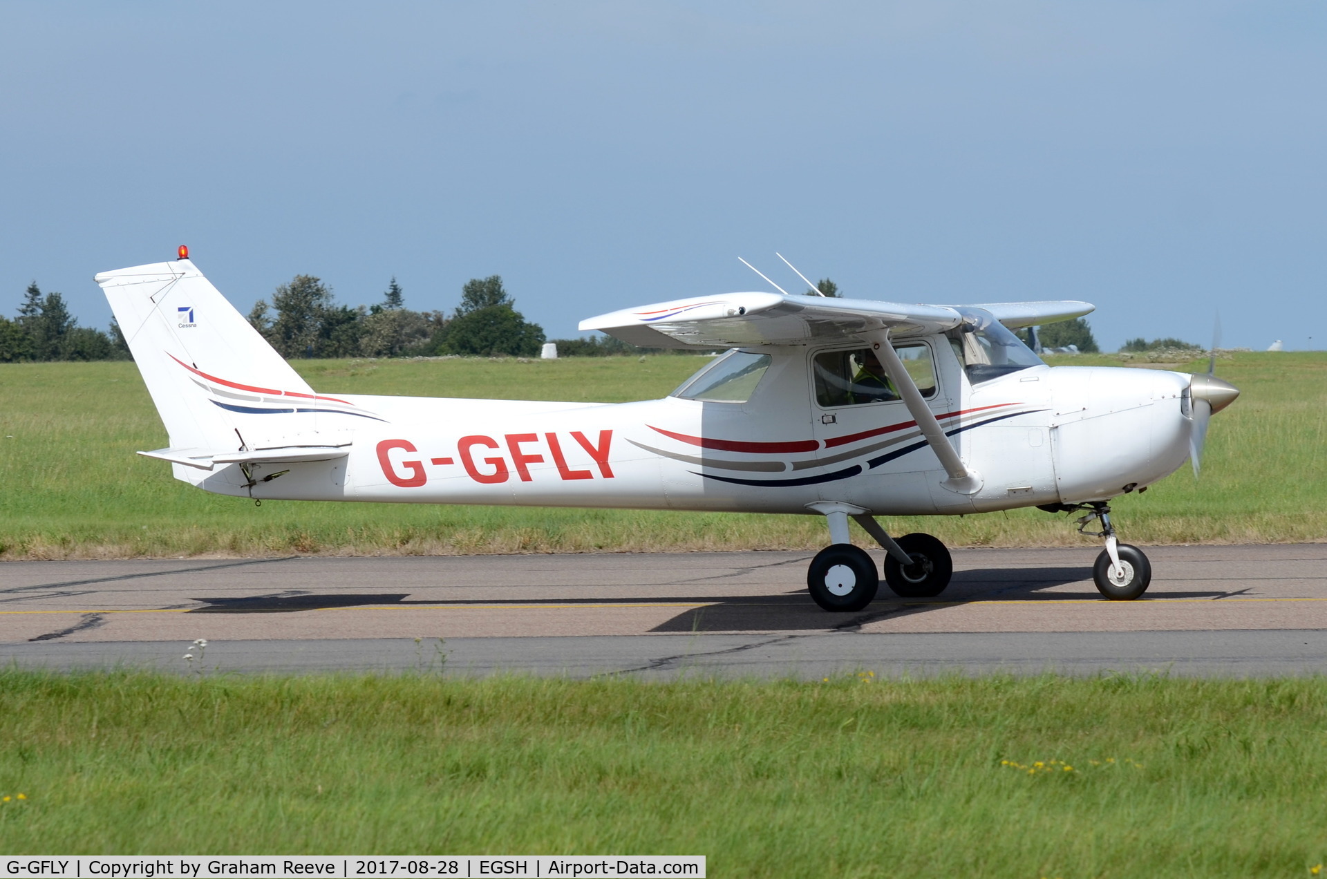 G-GFLY, 1972 Reims F150L C/N 0822, Departing from Norwich.