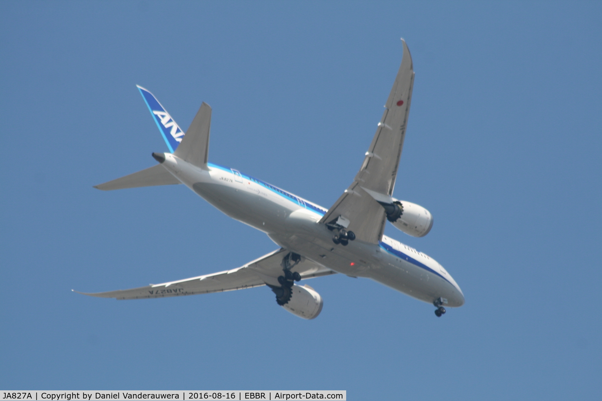 JA827A, 2013 Boeing 787-8 Dreamliner C/N 34509, Descending to RWY 07L