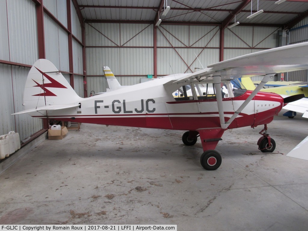 F-GLJC, 1959 Piper PA-22-150 Tri Pacer C/N 22-6854, Parked