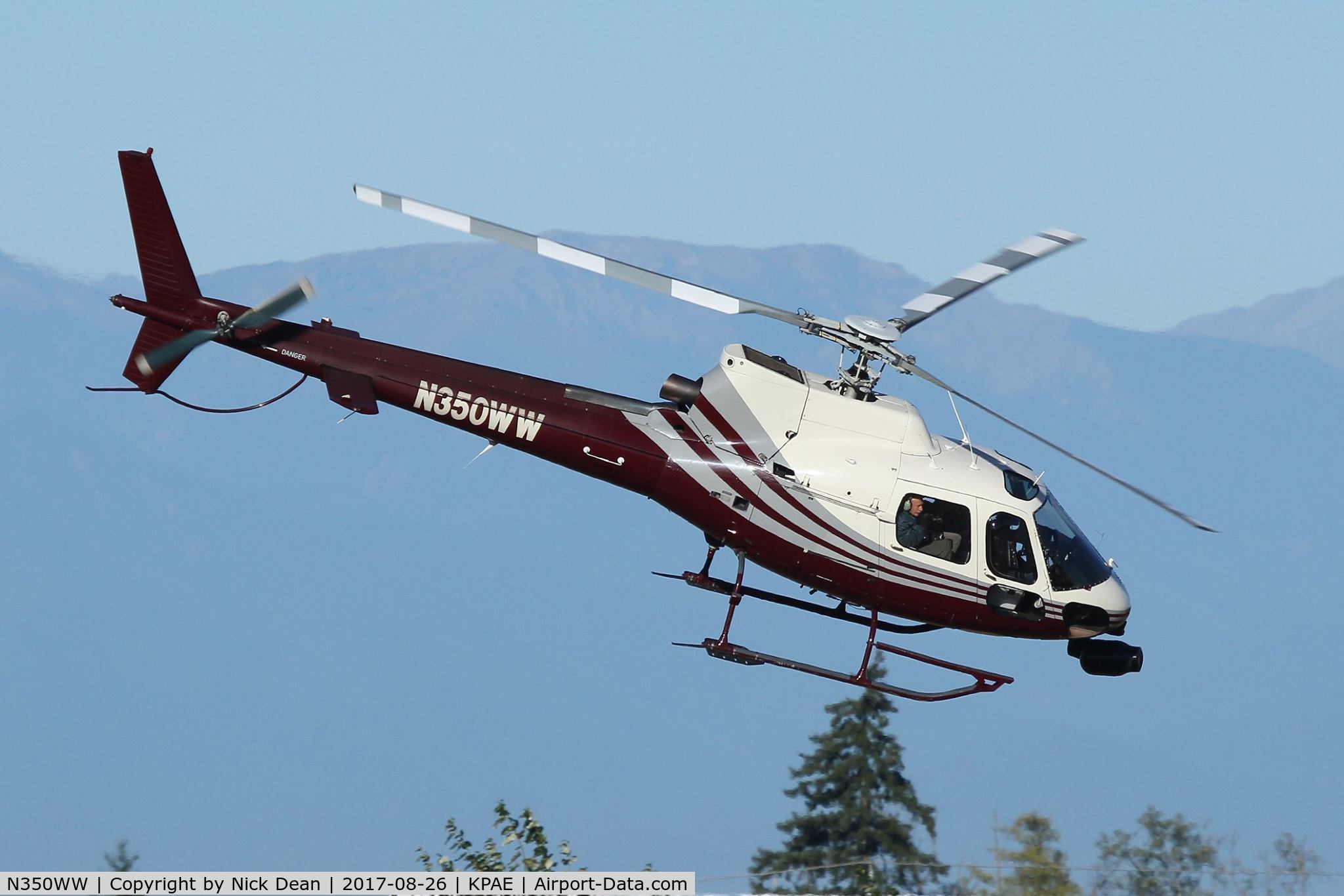 N350WW, 1989 Eurocopter AS-350B-2 Ecureuil Ecureuil C/N 2228, Gulfstream was using this helicopter to shoot the G650ER last weekend here at KPAE