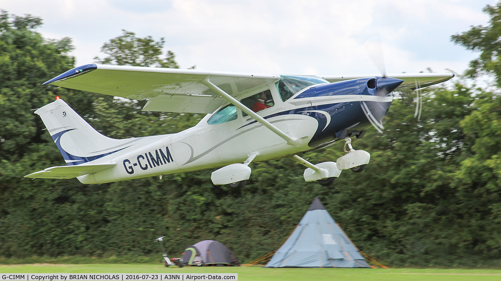 G-CIMM, 1975 Cessna 172M C/N 17265628, Stoke Golding Airfield. Stoke Golding Stake Out 2016.