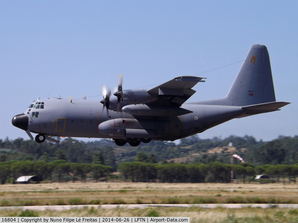 16804, Lockheed C-130H Hercules C/N 382-4777, Taking-off.