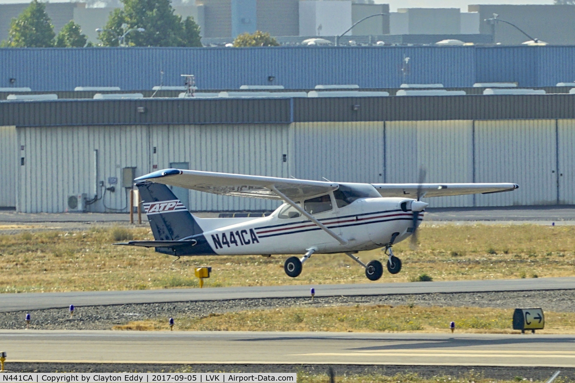 N441CA, 1998 Cessna 172R C/N 17280441, Livermore Airport California 2017.