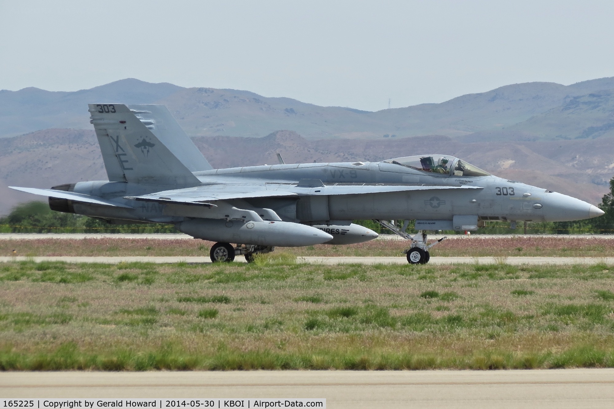 165225, McDonnell Douglas F/A-18C Hornet C/N 1412/C450, Taxiing on Foxtrot.
