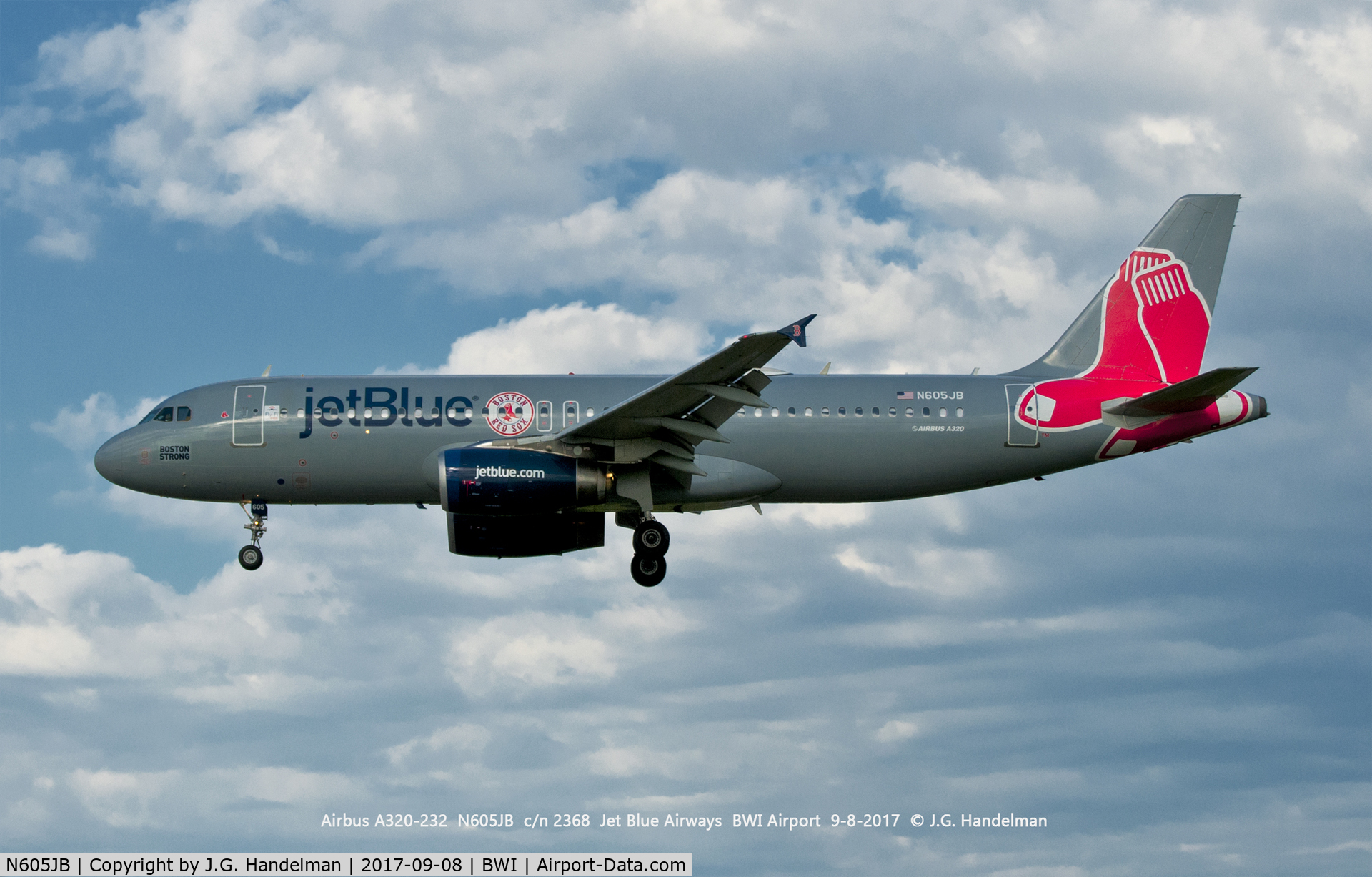 N605JB, 2005 Airbus A320-232 C/N 2368, Boston Red Sox on final to 33L.