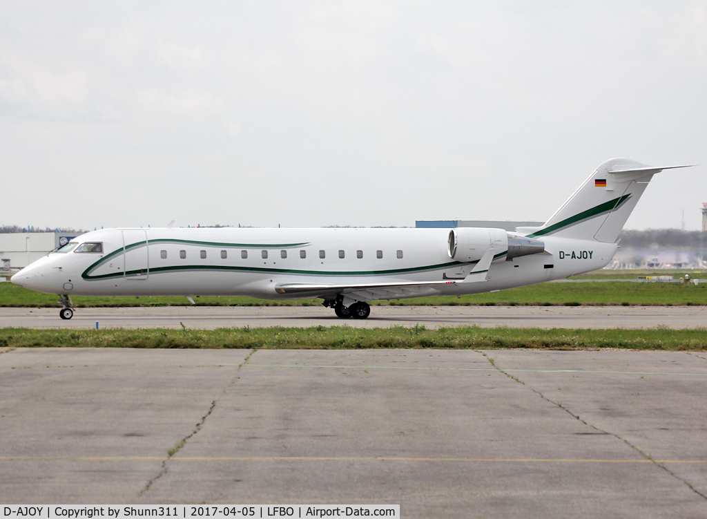 D-AJOY, 2007 Bombardier Challenger 850 (CL-600-2B19) C/N 8069, Taxiing holding point rwy 32R for departure...