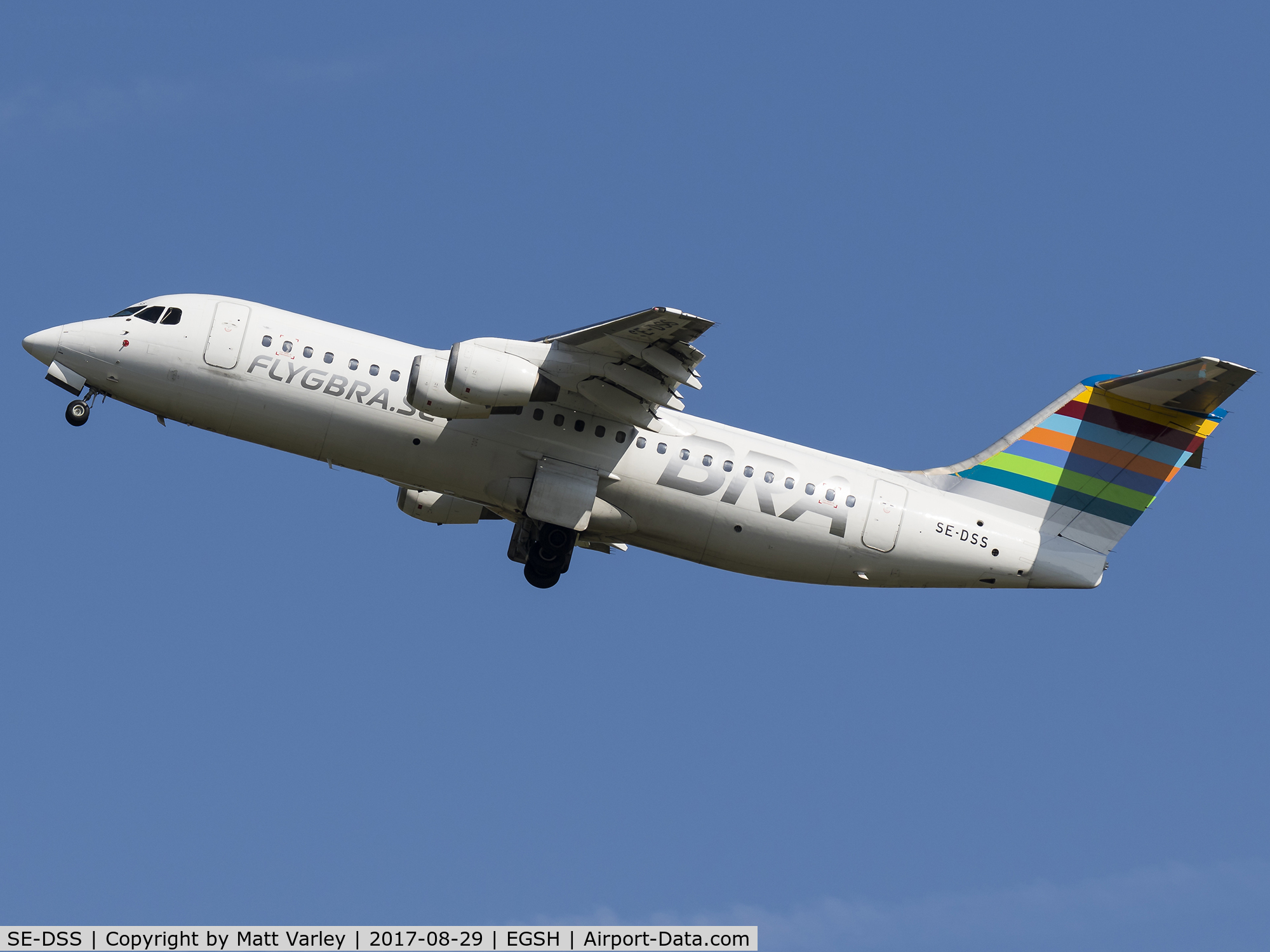 SE-DSS, 1994 British Aerospace Avro 146-RJ100 C/N E3245, taking off