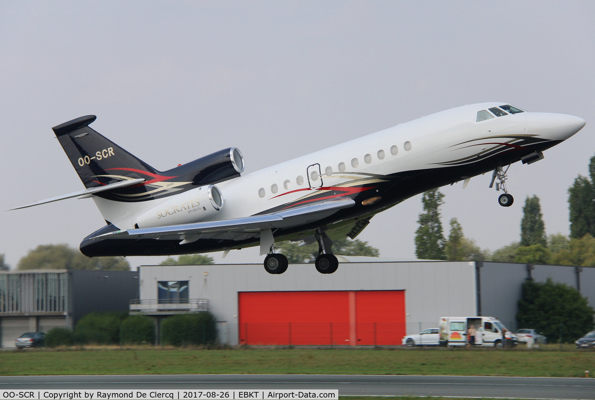 OO-SCR, 2004 Dassault Falcon 900EX C/N 130, Taking off from home base Wevelgem.