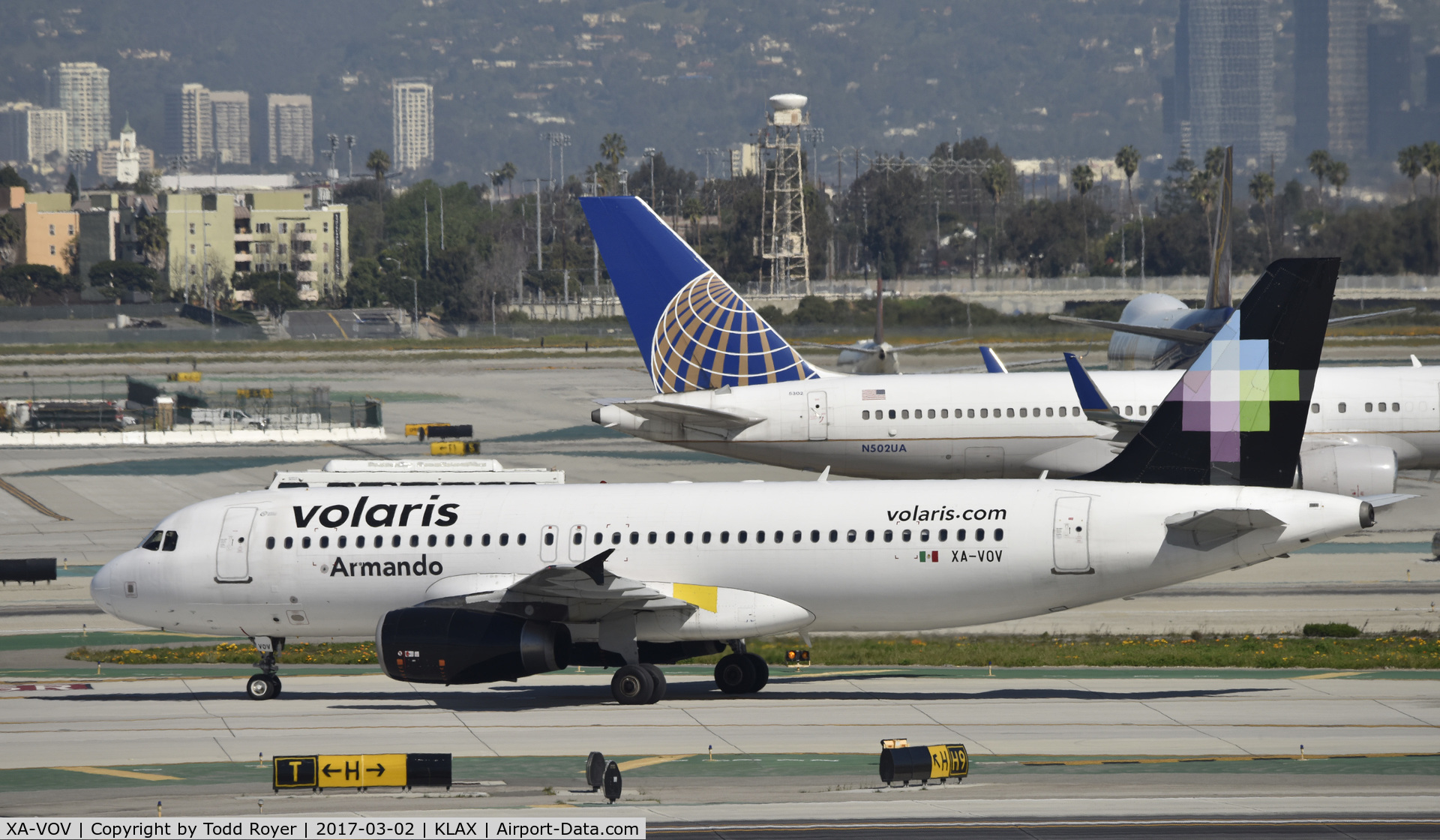 XA-VOV, 2088 Airbus A320-232 C/N 3524, Arrived at LAX on 25L