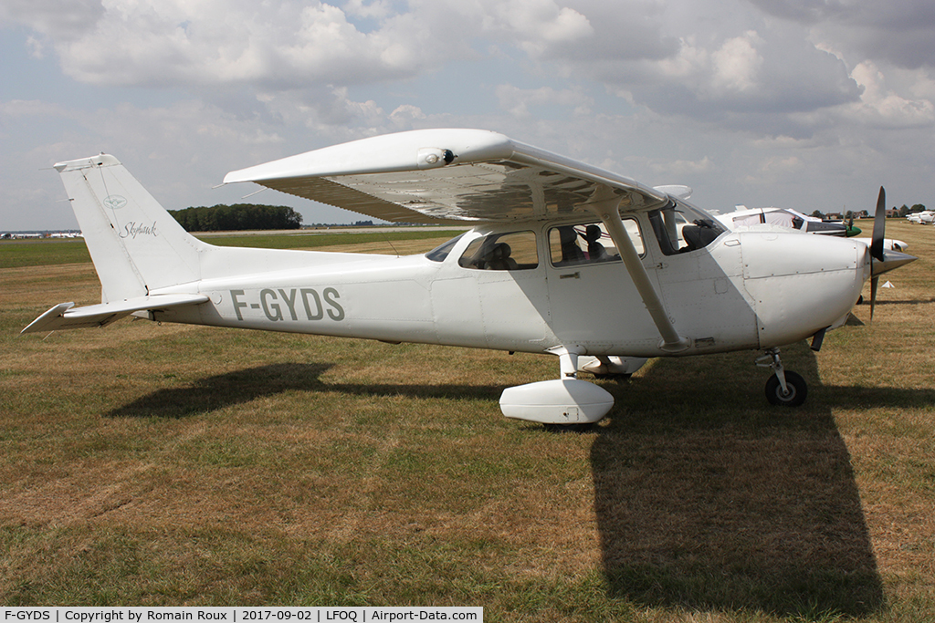 F-GYDS, Cessna 172R C/N 396072, Parked