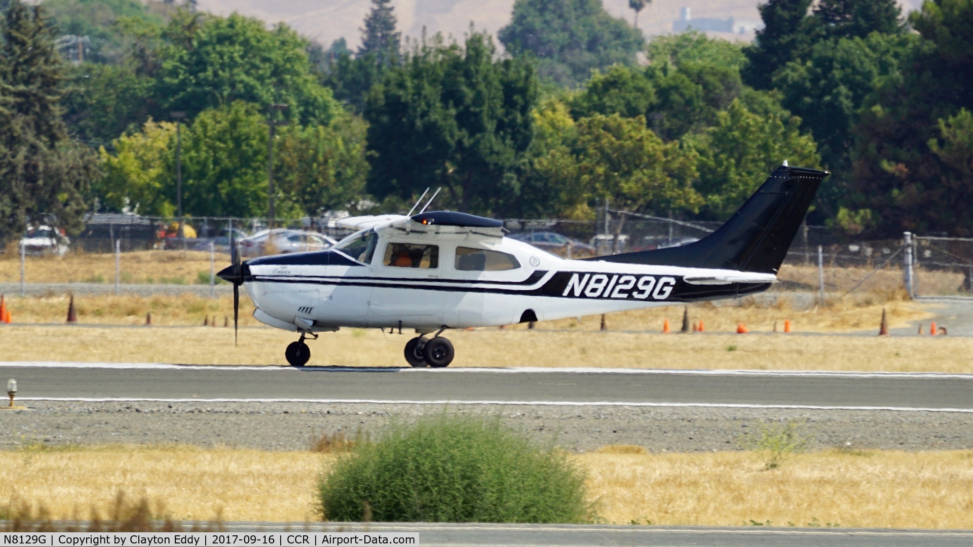 N8129G, 1971 Cessna T210K Turbo Centurion C/N 21059429, Buchanan Field Concord California. 2017.