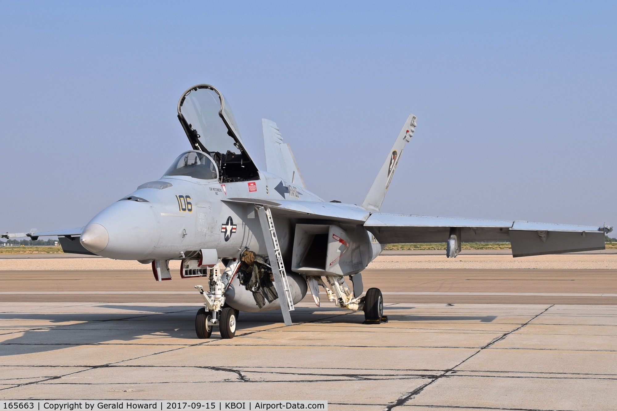 165663, Boeing F/A-18E Super Hornet C/N 1509/E017, Parked on the South GA ramp.  VFA-106 